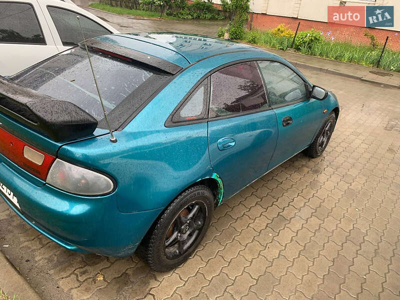 Хэтчбек Mazda 323 1998 в Львове