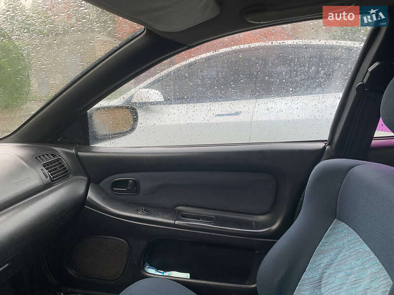 Хэтчбек Mazda 323 1998 в Львове