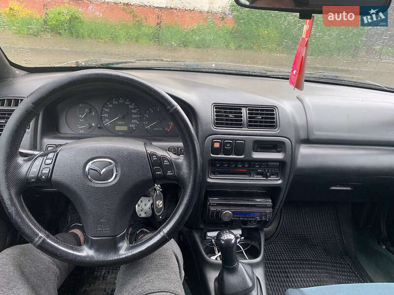 Хэтчбек Mazda 323 1998 в Львове