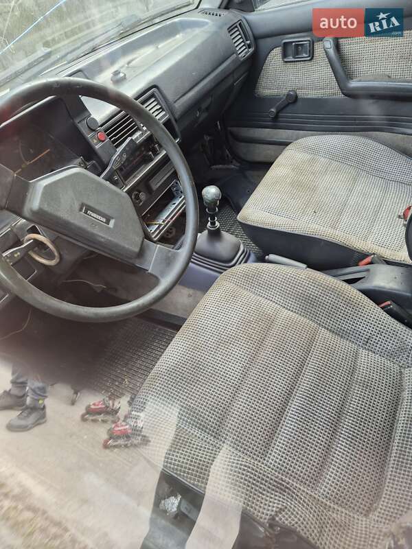 Хетчбек Mazda 323 1987 в Чернігові фото 6 Хетчбек Mazda 323 1987 в Чернігові