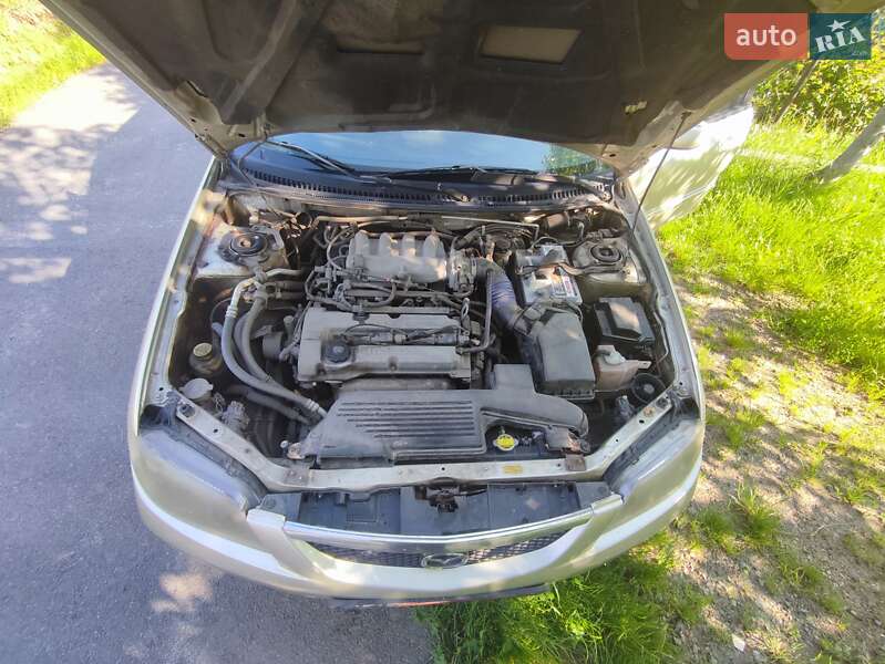 Седан Mazda 323 2003 в Одессе