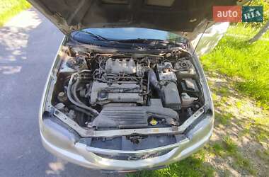 Седан Mazda 323 2003 в 