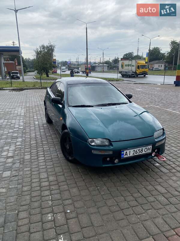 Хэтчбек Mazda 323 1995 в 