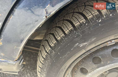 Седан Mazda 323 1998 в 