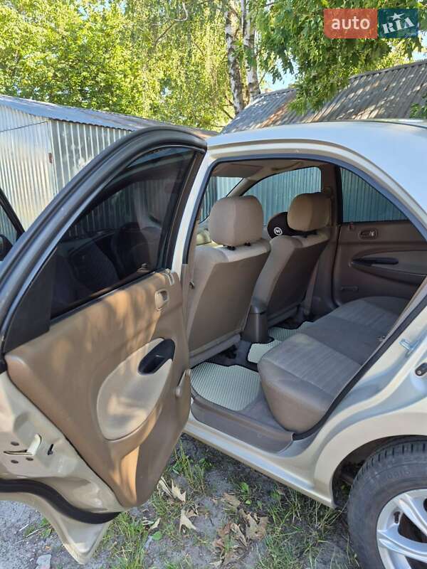 Седан Mazda 323 1997 в Березному
