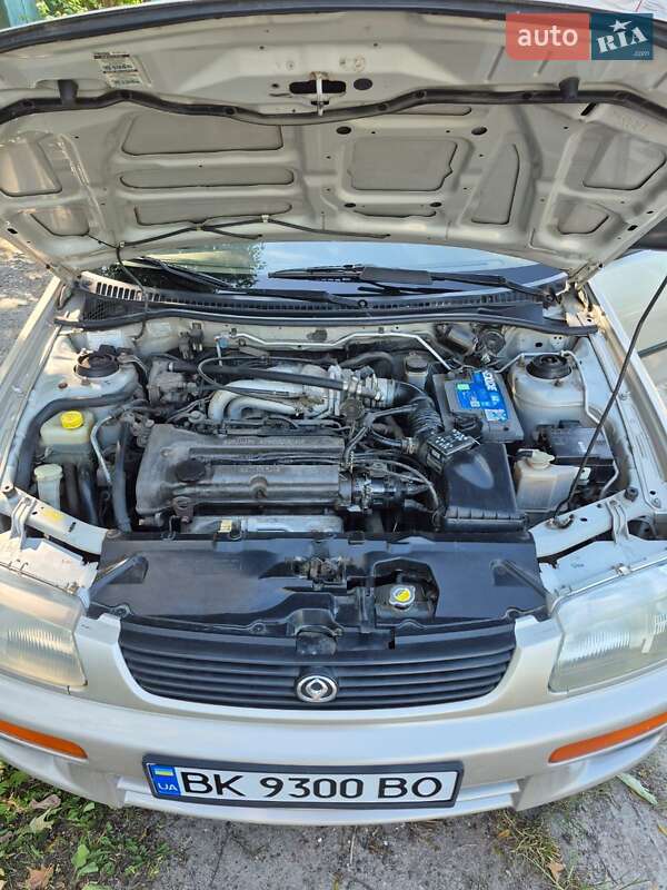 Седан Mazda 323 1997 в Березному