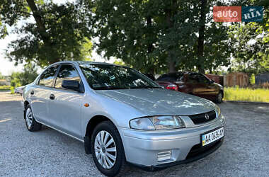 Седан Mazda 323 1998 в 