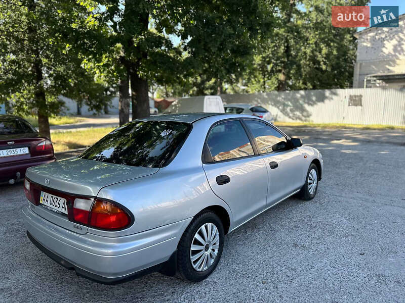 Седан Mazda 323 1998 в Белой Церкви
