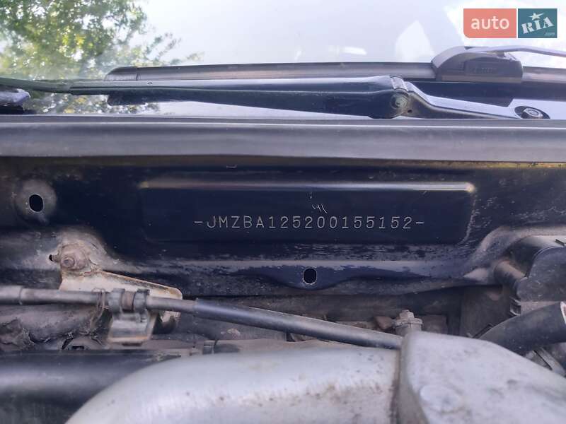 Седан Mazda 323 1995 в Хмельницком