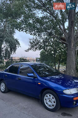 Седан Mazda 323 1997 в 