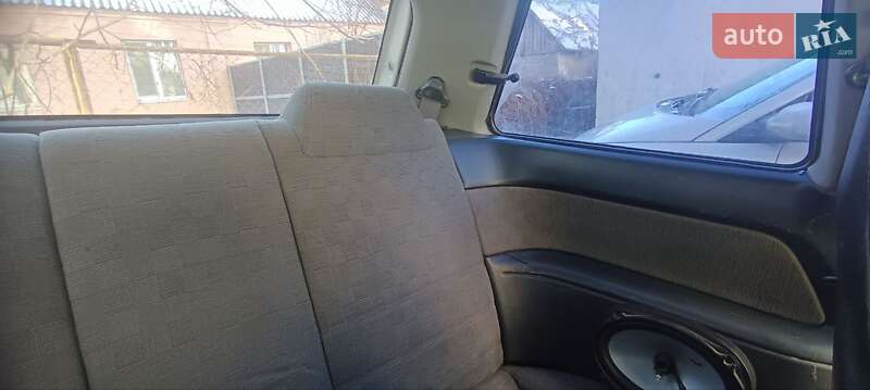 Хэтчбек Mazda 323 1989 в Житомире