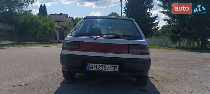Хэтчбек Mazda 323 1989 в Житомире