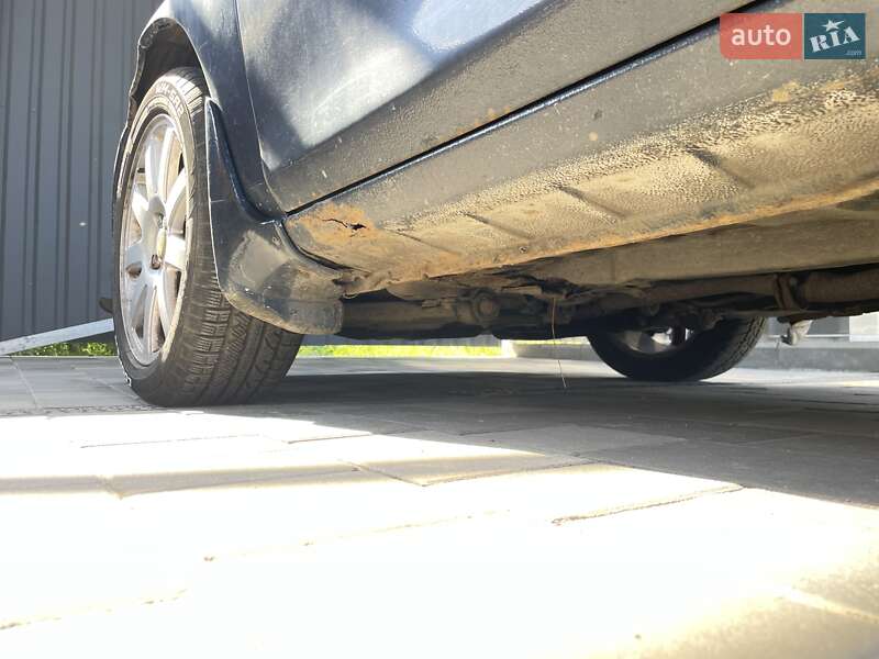 Хетчбек Mazda 323 1995 в Полтаві