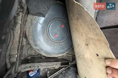 Хэтчбек Mazda 323 1987 в 