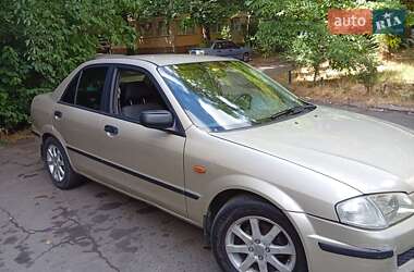 Седан Mazda 323 1999 в 