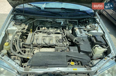 Седан Mazda 323 1998 в 