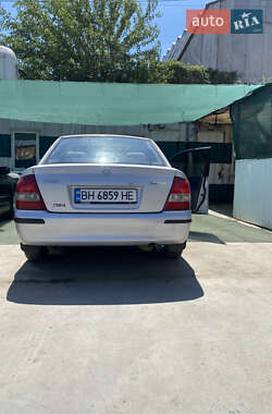 Седан Mazda 323 1998 в 