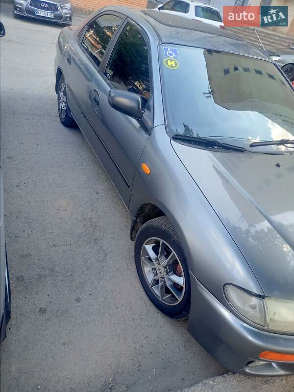 Хэтчбек Mazda 323 1995 в Кропивницком