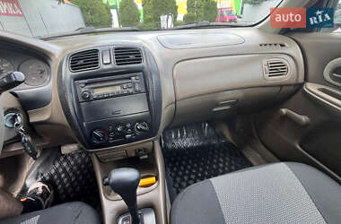 Седан Mazda 323 1999 в 