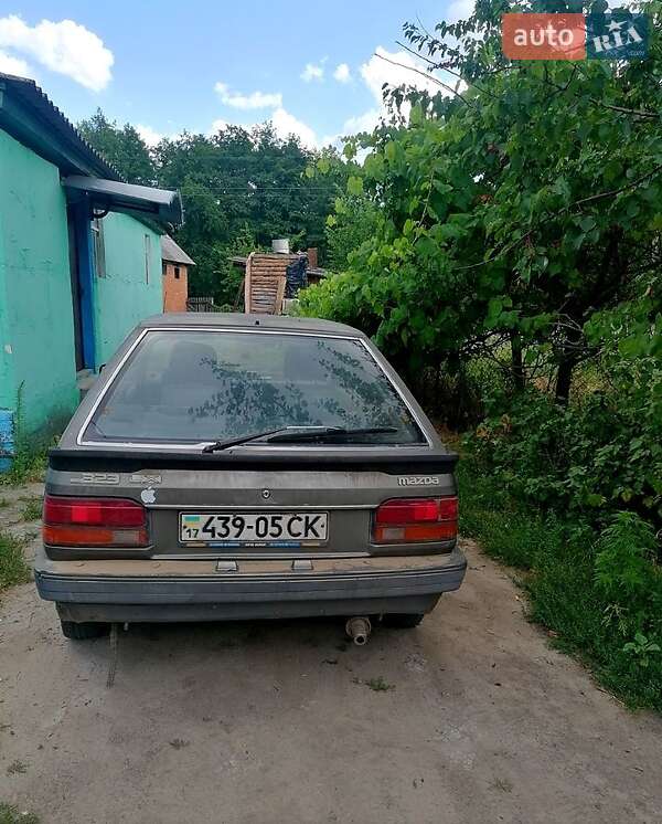 Mazda 323 1987