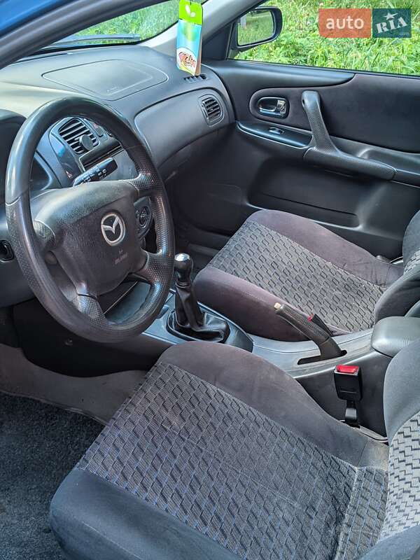 Хэтчбек Mazda 323 2001 в Киеве