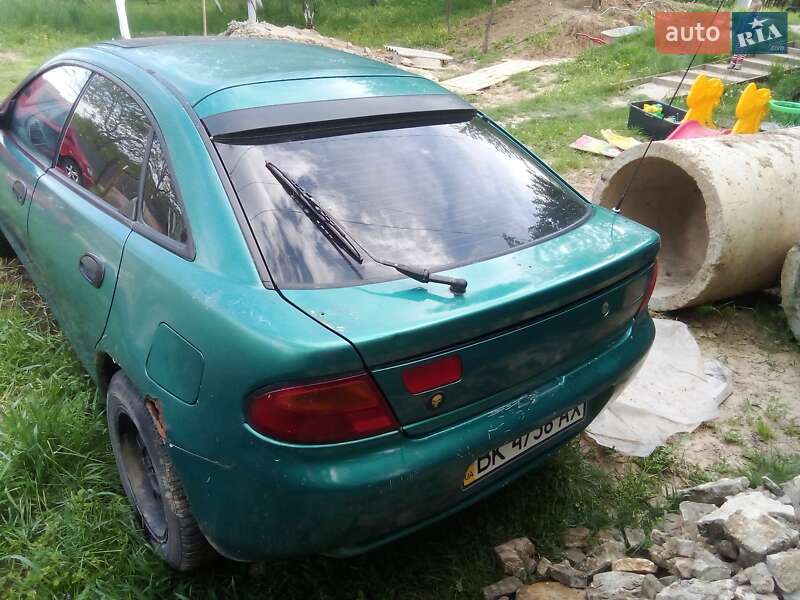Хетчбек Mazda 323 1995 в Чернівцях