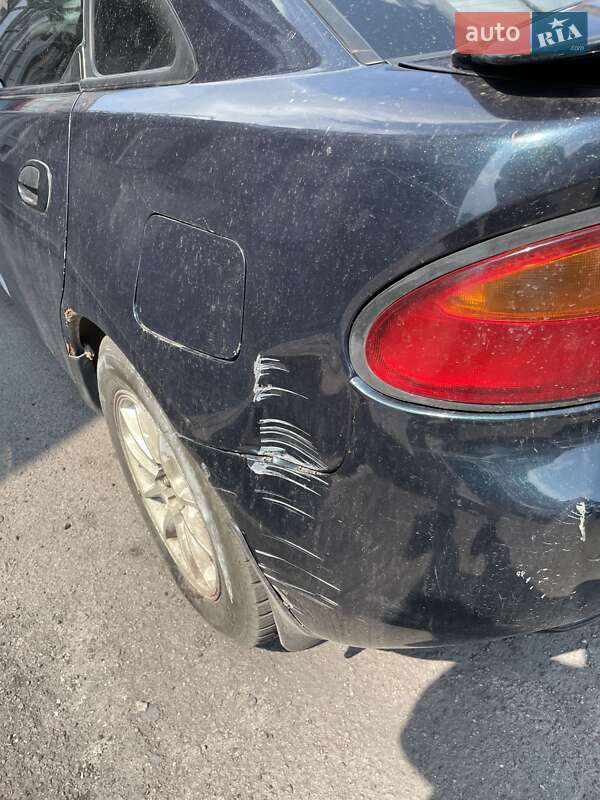 Седан Mazda 323 1995 в Каменском