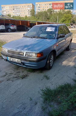 Седан Mazda 323 1990 в Днепре