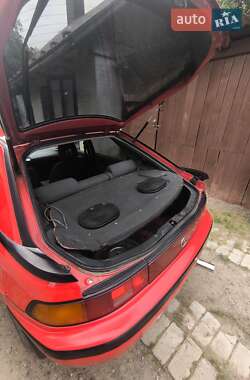 Хэтчбек Mazda 323 1992 в 