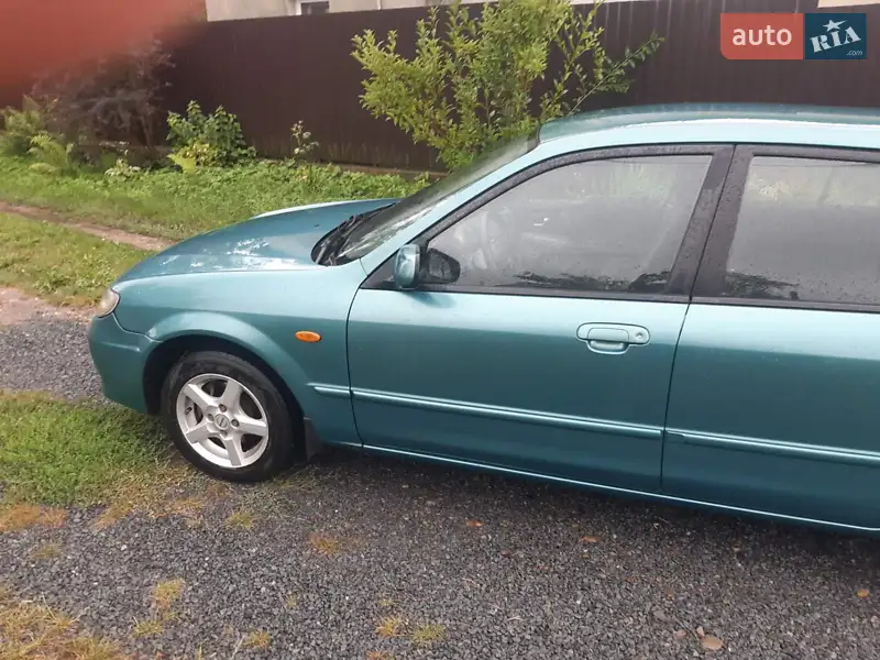 Mazda 323 2003