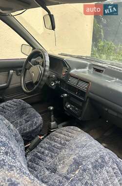 Хэтчбек Mazda 323 1988 в Буче
