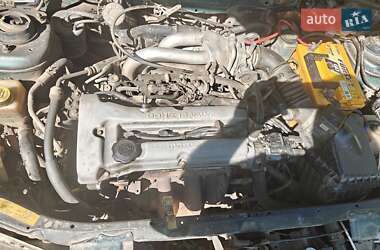 Хэтчбек Mazda 323 1995 в 