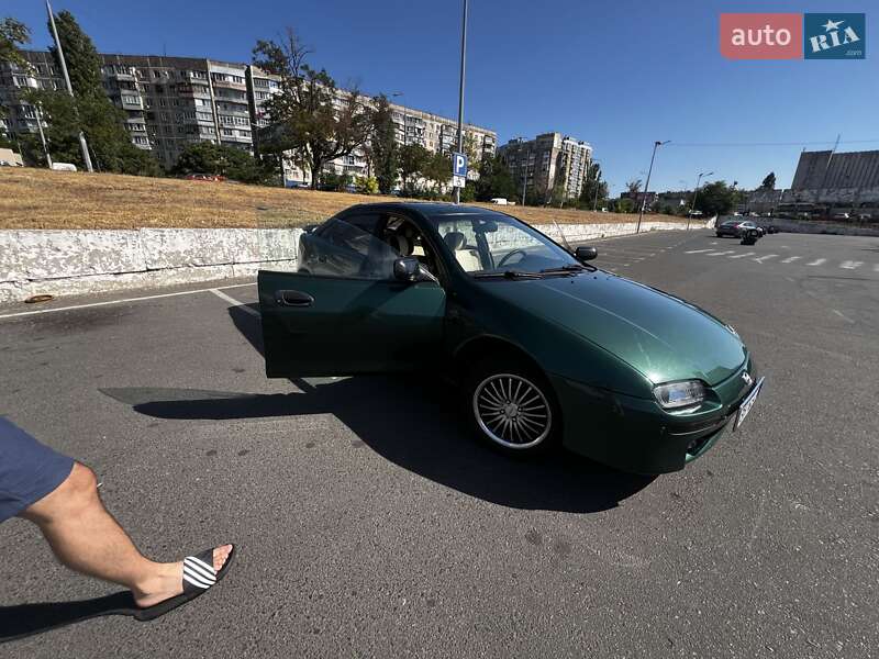 Хэтчбек Mazda 323 1998 в Одессе