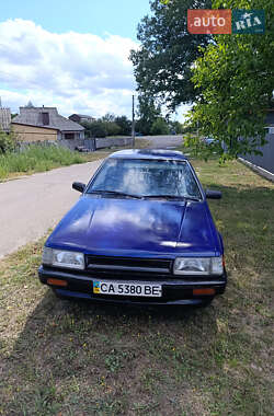 Хэтчбек Mazda 323 1987 в 