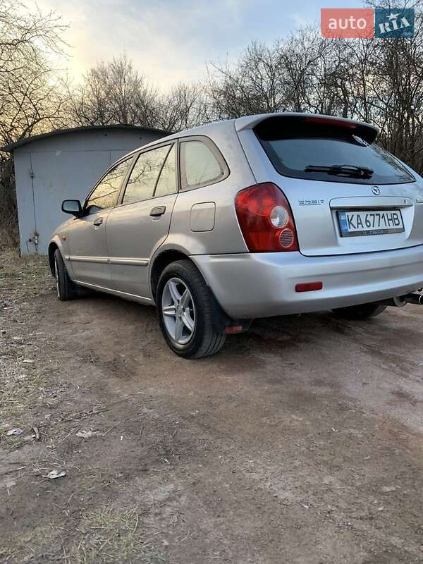 Mazda 323 2002