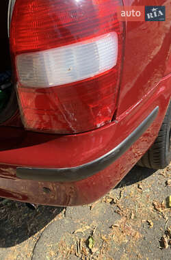 Хетчбек Mazda 323 1999 в 