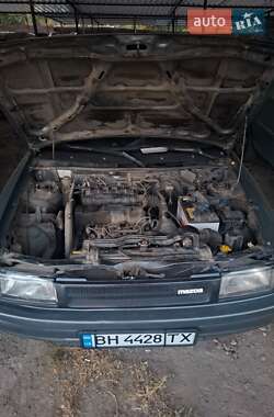 Седан Mazda 323 1990 в Одессе