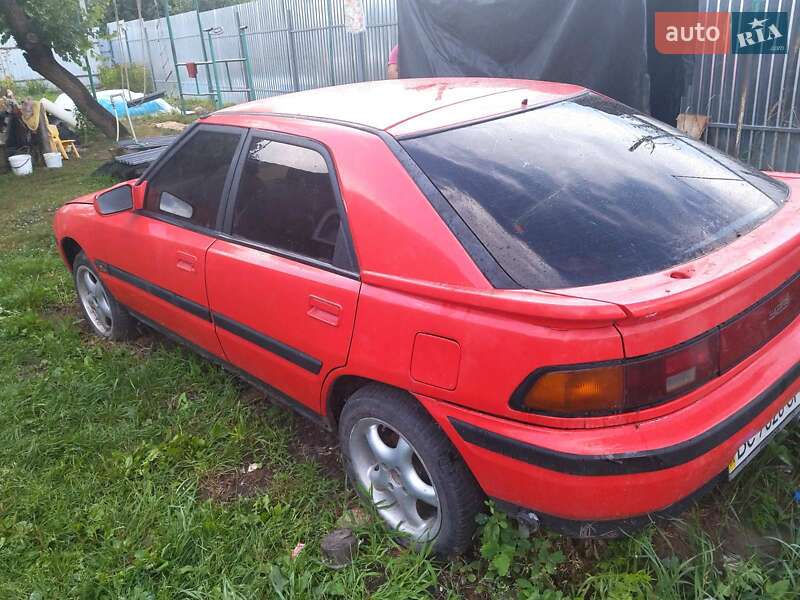 Хэтчбек Mazda 323 1990 в Киеве