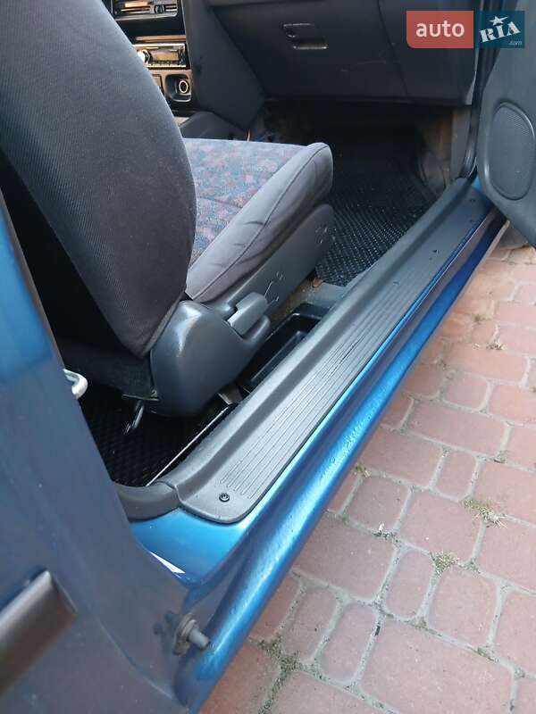 Хэтчбек Mazda 323 1997 в Виннице