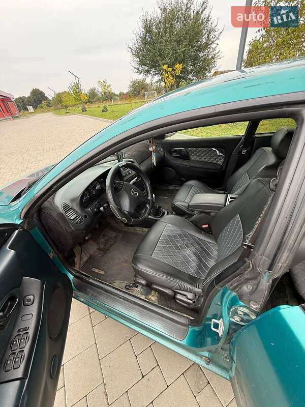 Хэтчбек Mazda 323 1996 в Ровно
