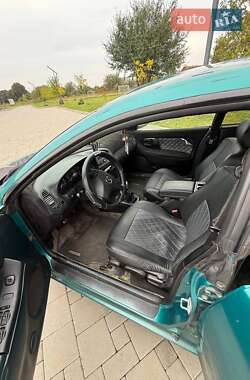 Хэтчбек Mazda 323 1996 в 
