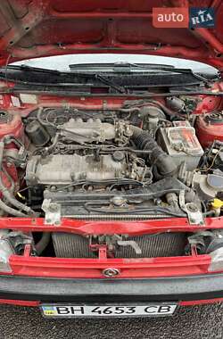 Седан Mazda 323 1993 в 
