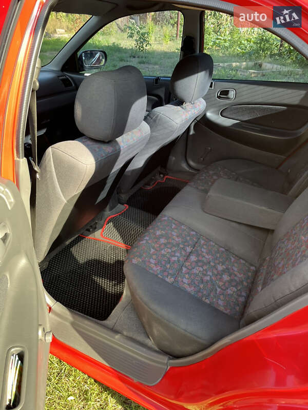 Седан Mazda 323 1997 в Каменском