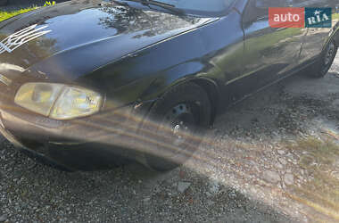 Седан Mazda 323 1999 в 