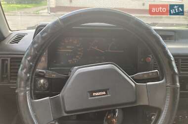 Седан Mazda 323 1987 в 