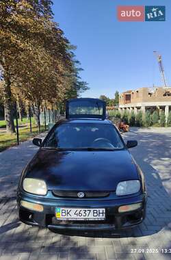 Хэтчбек Mazda 323 1996 в 