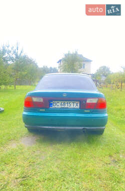 Седан Mazda 323 1997 в 