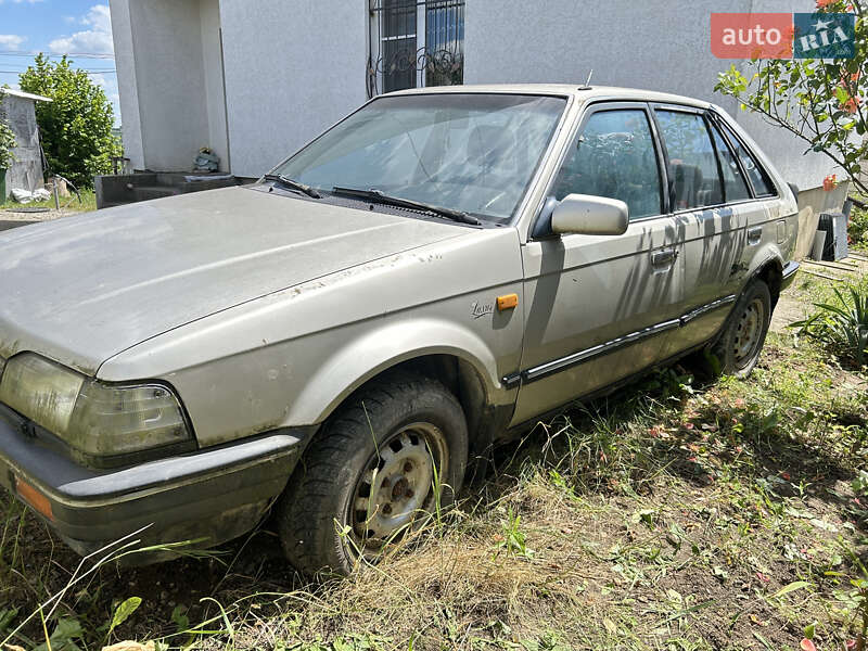 Хэтчбек Mazda 323 1988 в Каменец-Подольском