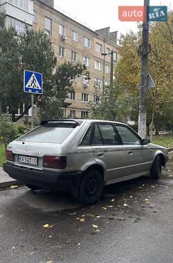 Хэтчбек Mazda 323 1987 в 