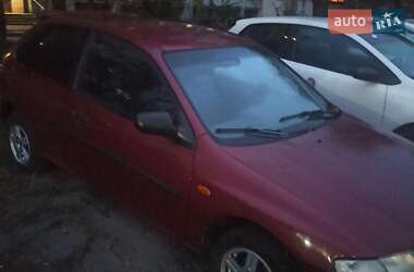 Хетчбек Mazda 323 2001 в 
